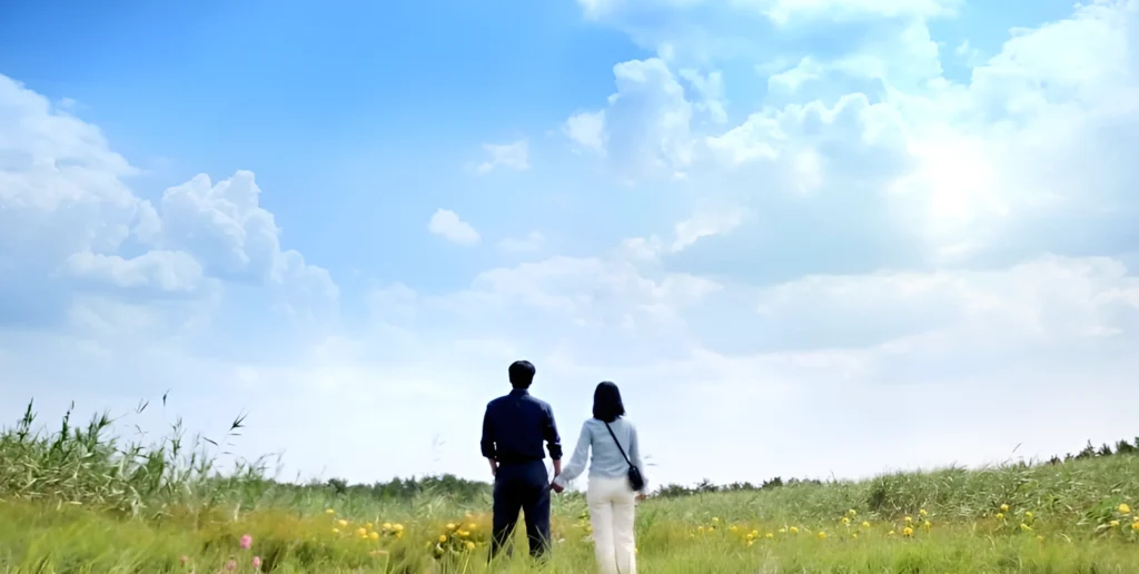 Shin Hye-sun and Lee Jin-wook Holding Hands