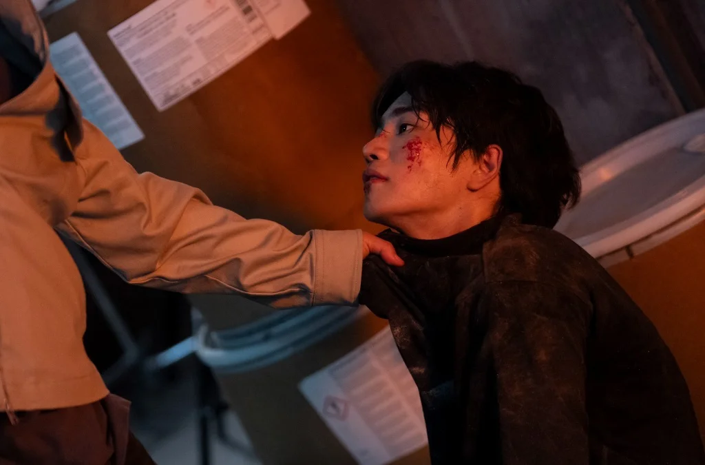Kim Jae-young as Han Da-on, bloodied and being hold by neck in the upcoming episode of “Judge from Hell”