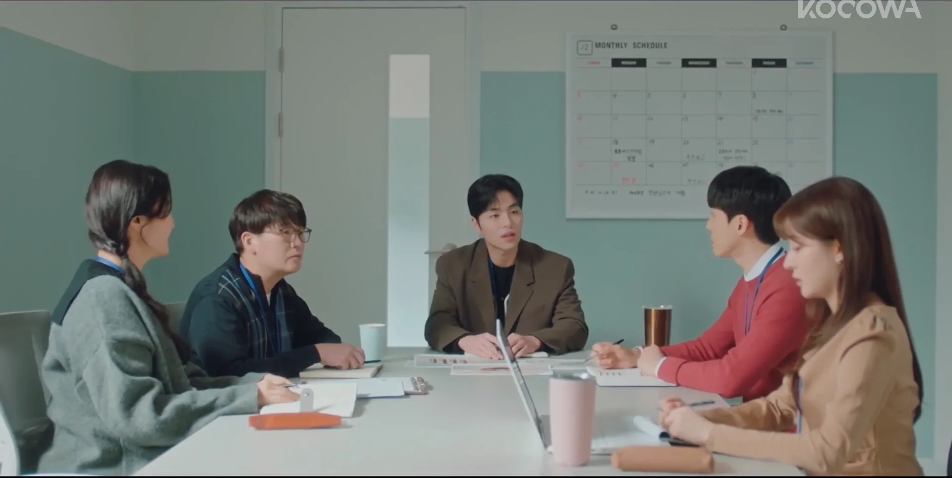 “Marriage Morale Boost” Team discussing about Cheol-hee's marriage