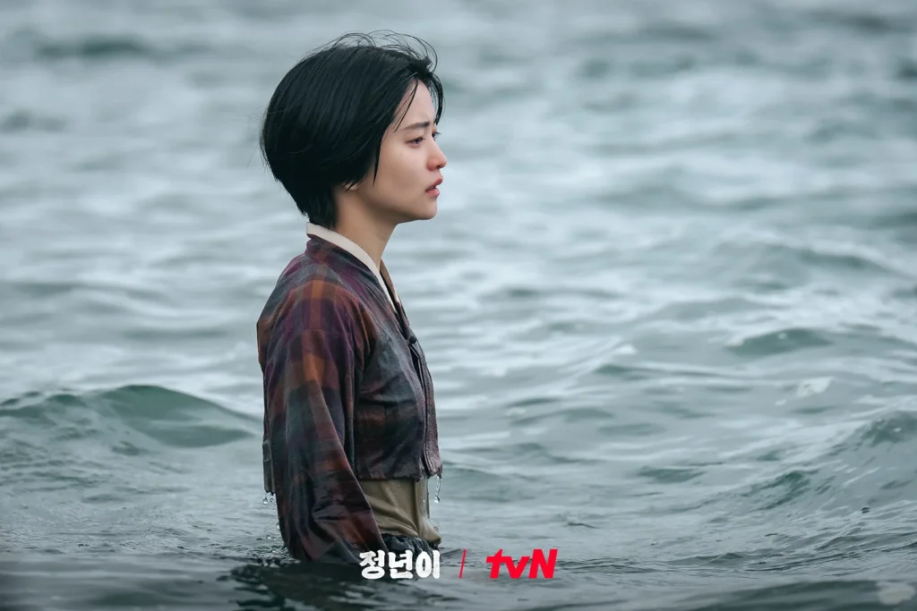 Kim Tae-ri Walks Into the Sea with a Sorrowful Expression
