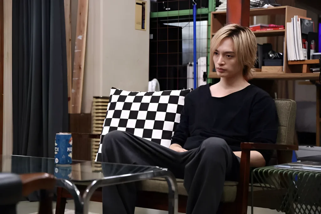 Kairi Katsutani (Yuta Tamamori) in Episode 5 of "I Wanna Punch That Scumbag".