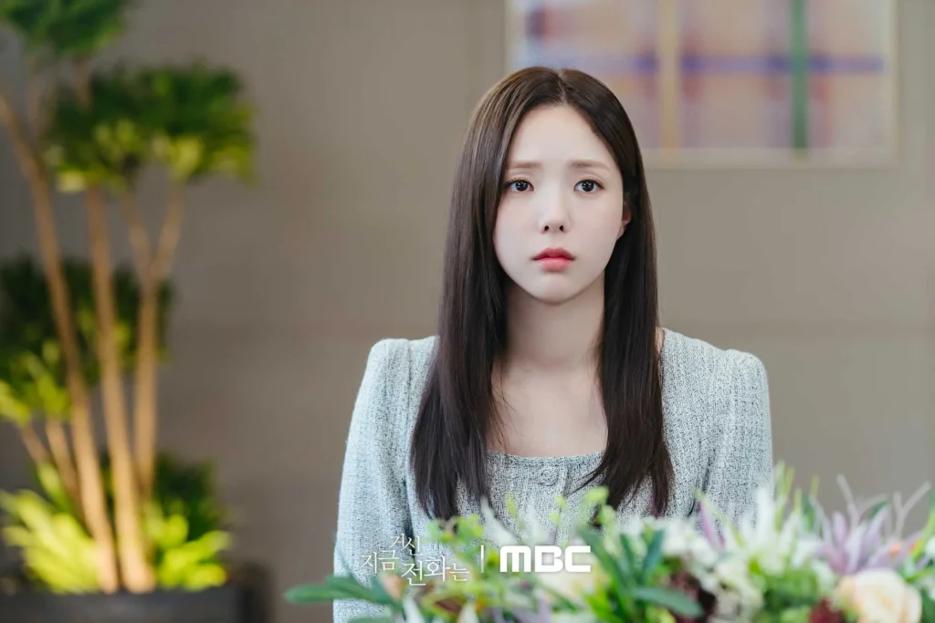 Chae Soo-bin as Hong Hui-joo