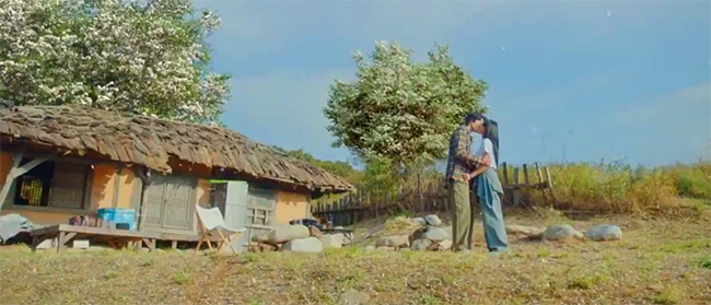 Yun Min-ju and Chae Yong-ju Share A Kiss in “Brewing Love”