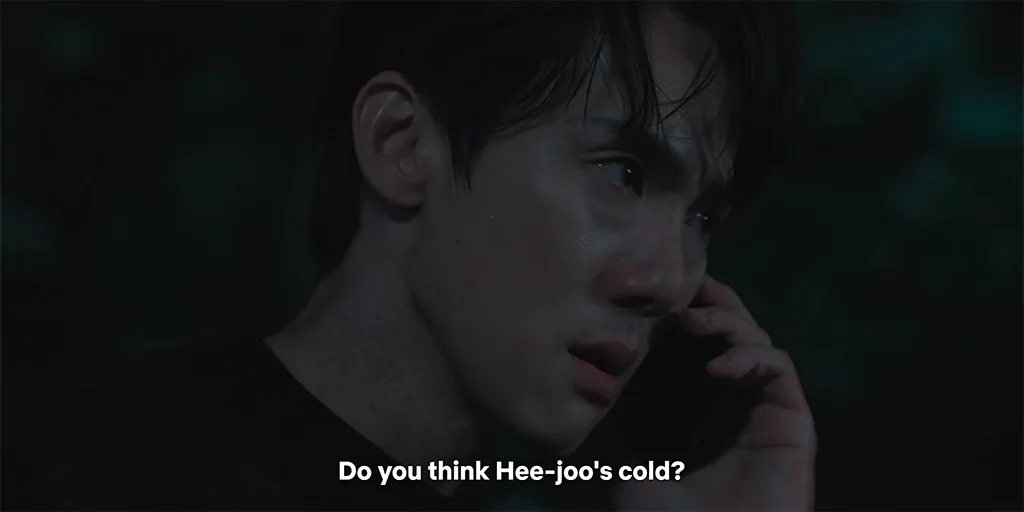 Sa-eon (Yoo Yeon-seok) asking if Hee-joo is well.